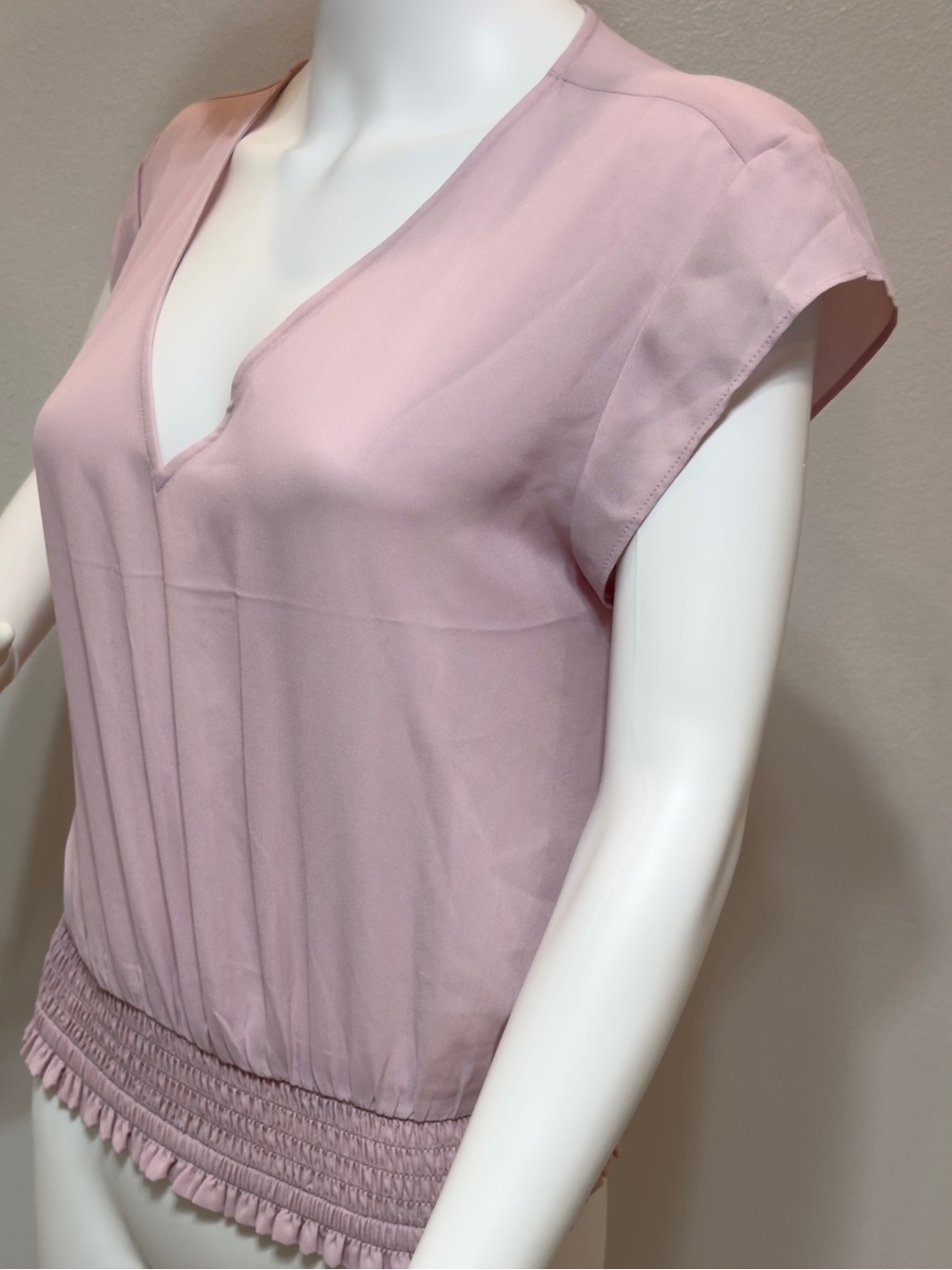 Express Pink Sleeveless V- Neck Size :S 100% Polyester Blouse . New with tags - Picture 3 of 11